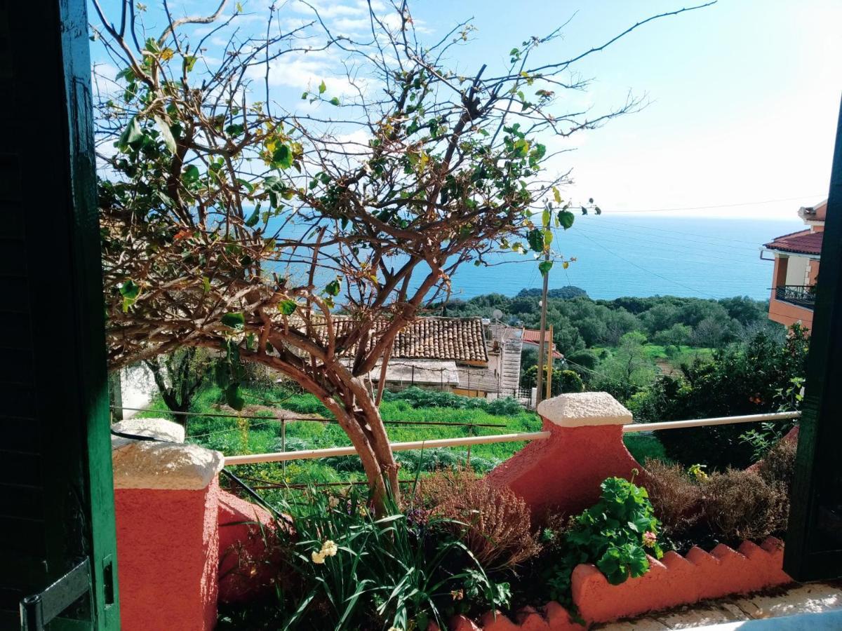 Traditional Panoramic Sea View House Lakones Bagian luar foto
